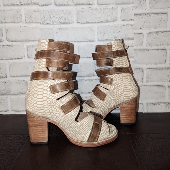 FreeBird Bond White Snake Bootie size 9 - Picture 10 of 11